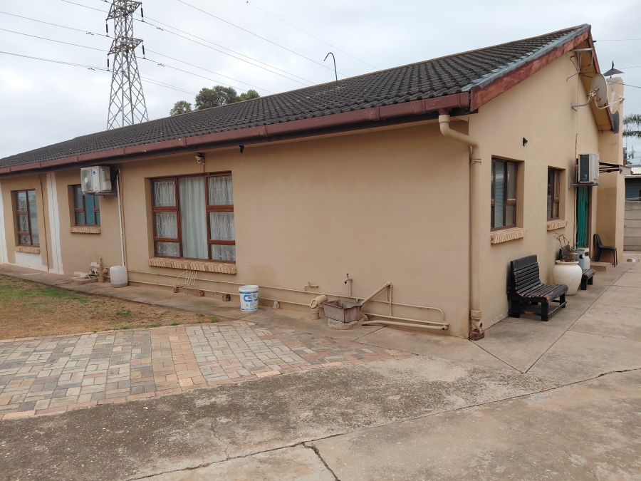 4 Bedroom Property for Sale in Manor Heights Eastern Cape